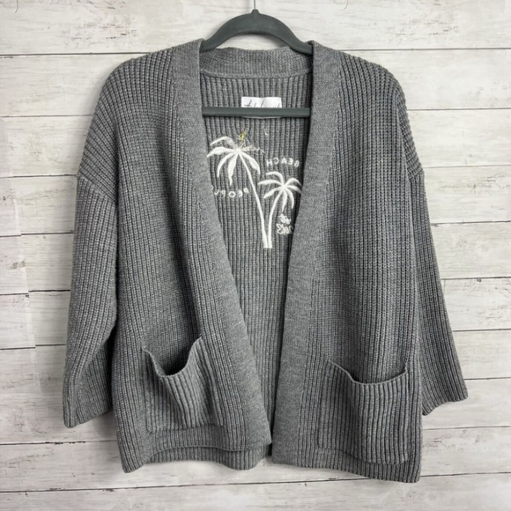 The beach people Gray Open-Front Sweater